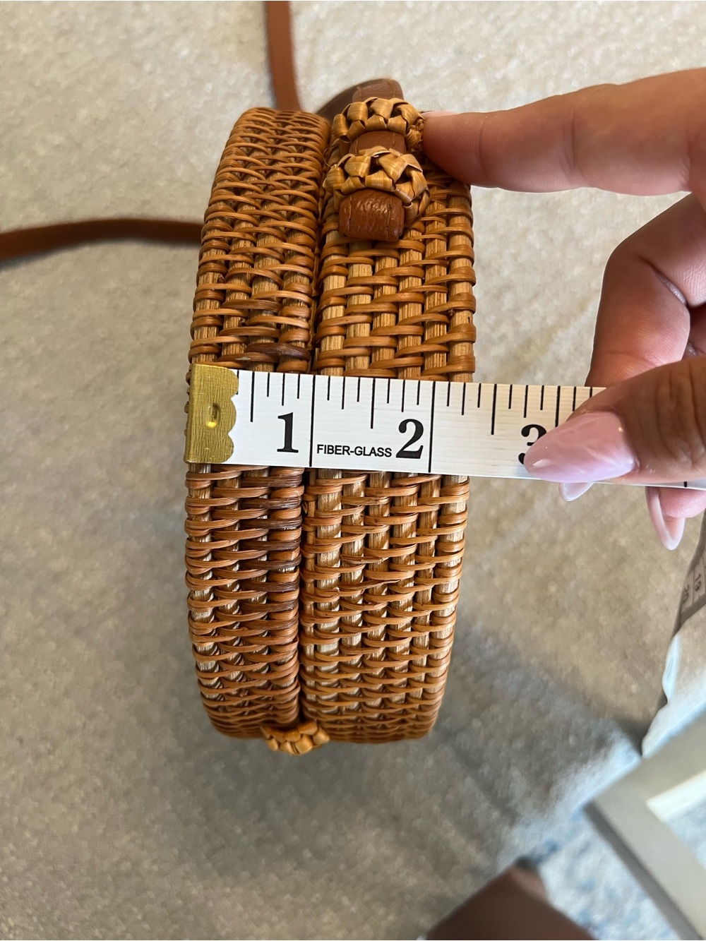 UNBRANDED • round rattan woven crossbody purse - Picture 9 of 9